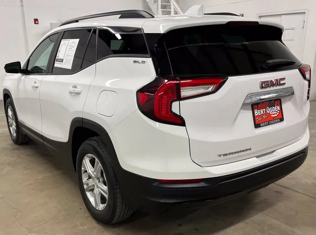 Used 2023 White GMC SLE image 4