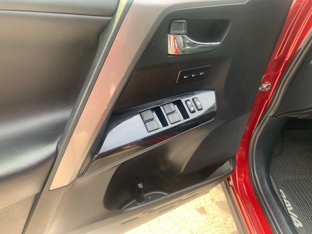 Used 2018 Red Toyota Limited image 13