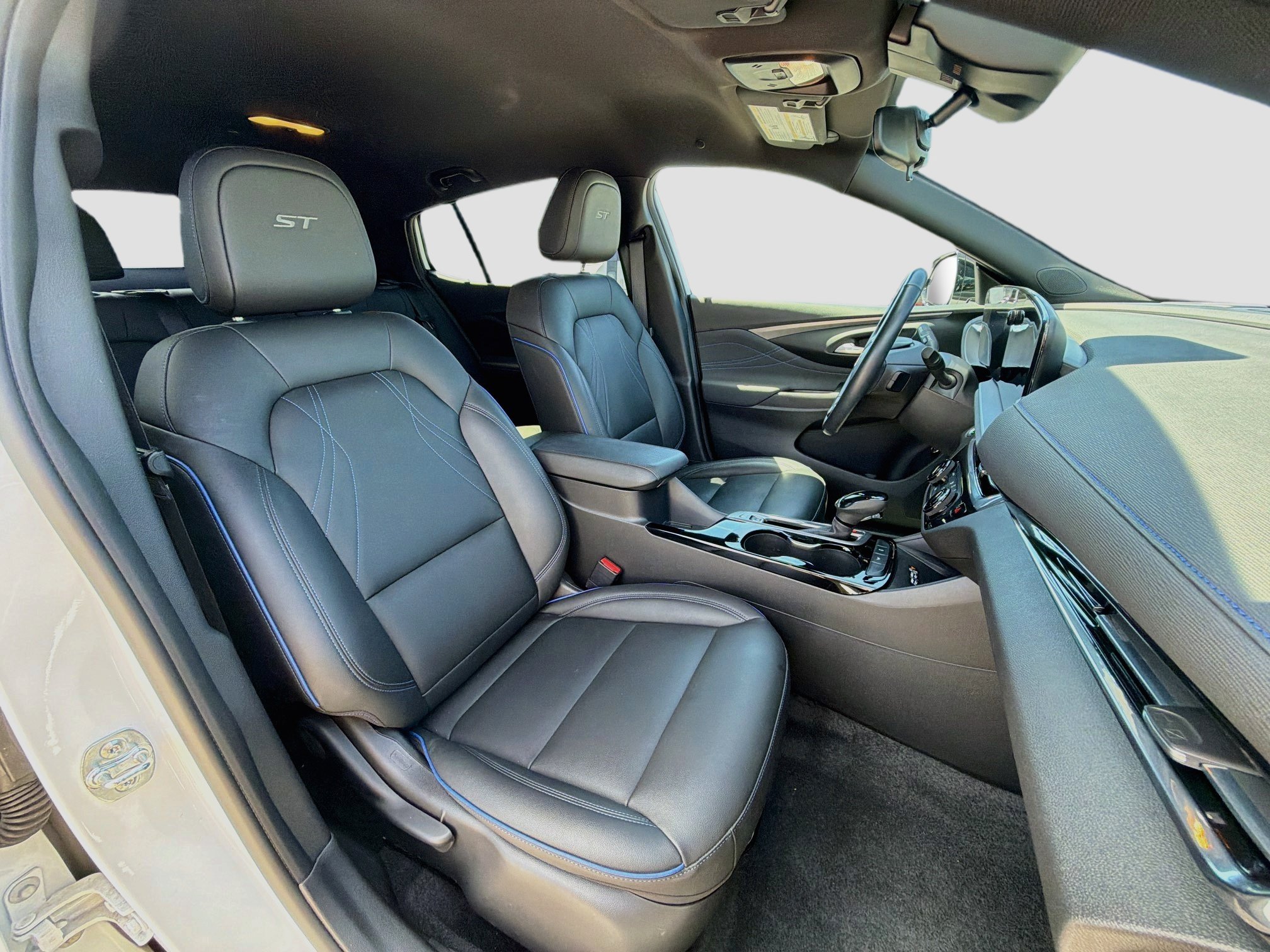 Used 2025 Summit White Buick Sport Touring image 15