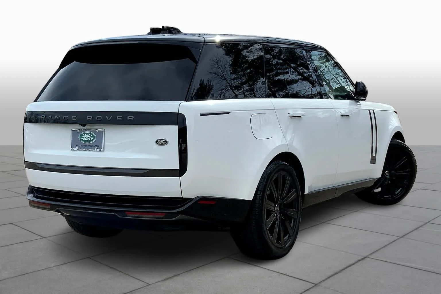 2023 Land Rover Range Rover SE - Photo 12