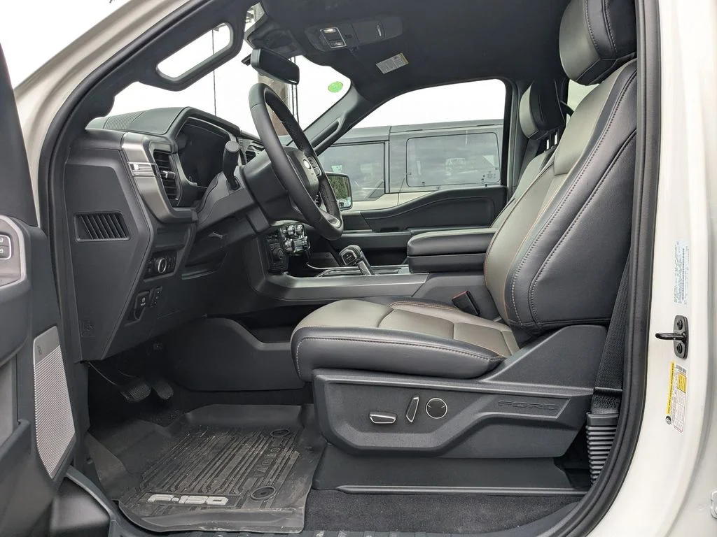 New 2025 Star White Metallic Tri-Coat Ford Lariat image 14