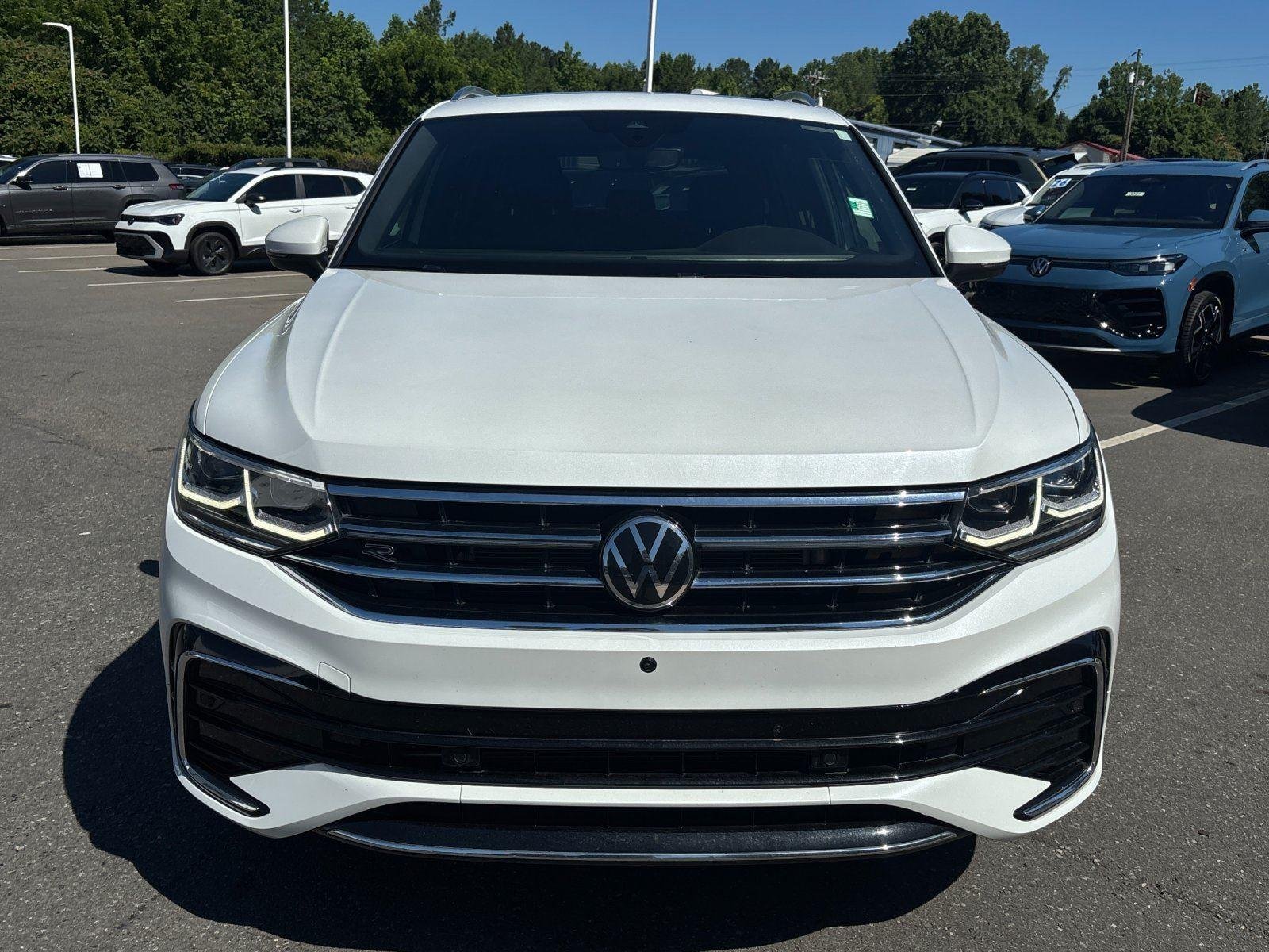 Used 2022  Volkswagen SEL R-Line image 8