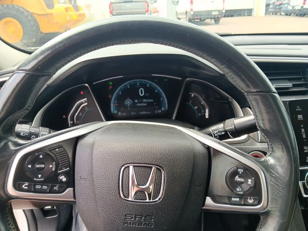 Used 2017 White Honda Touring image 15