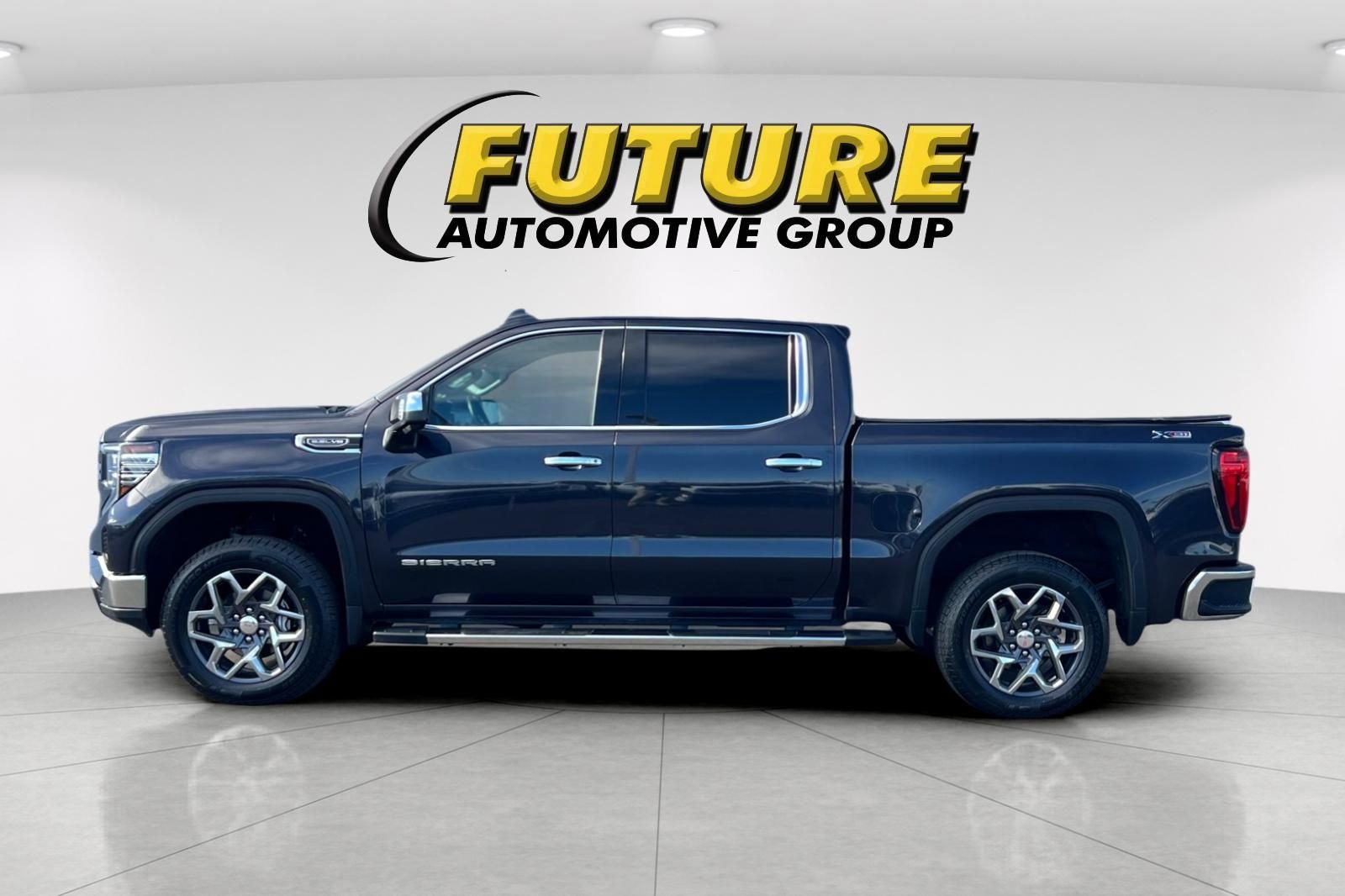 Used 2023 Silver GMC SLT image 7