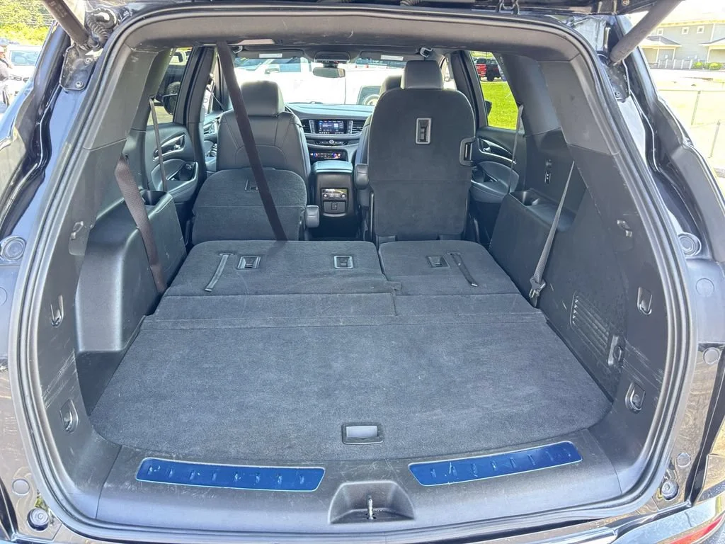 Used 2023 Includes Spectra Gray lower exterior accent color.) Buick Essence image 19