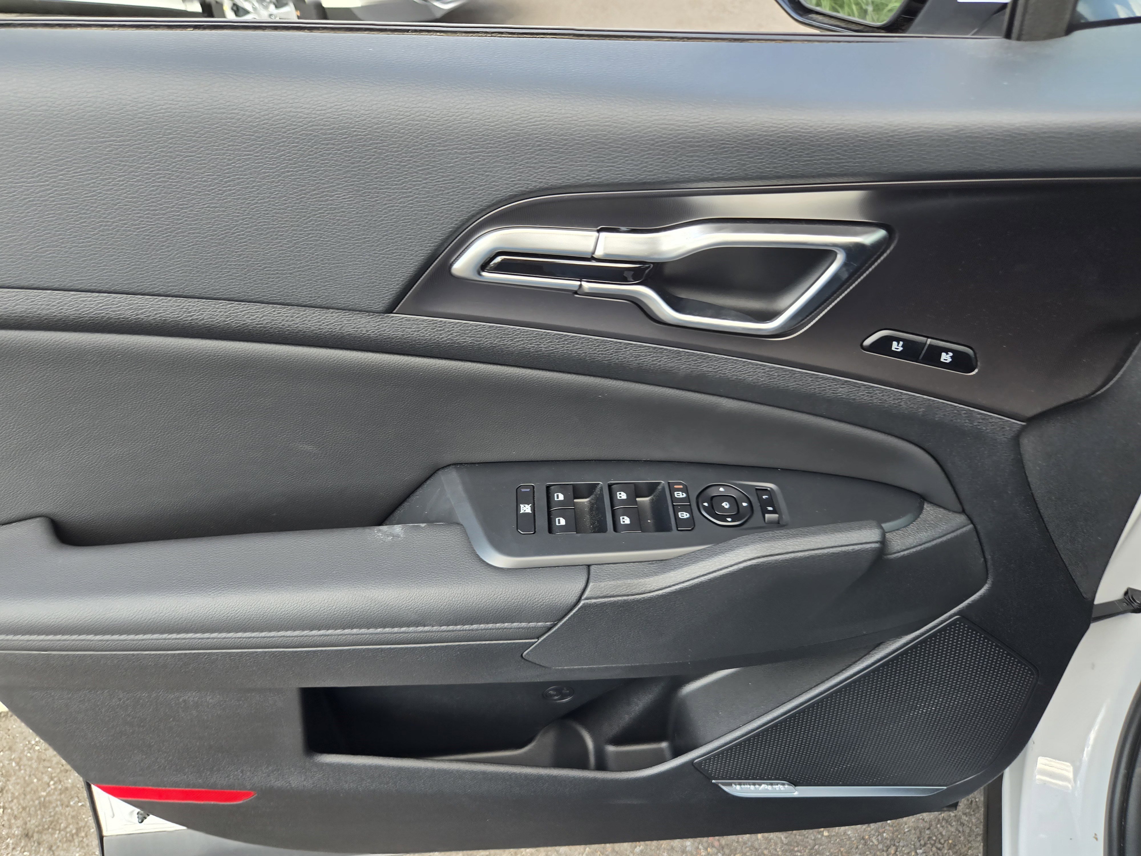 2026 Kia Sportage SX - Photo 13