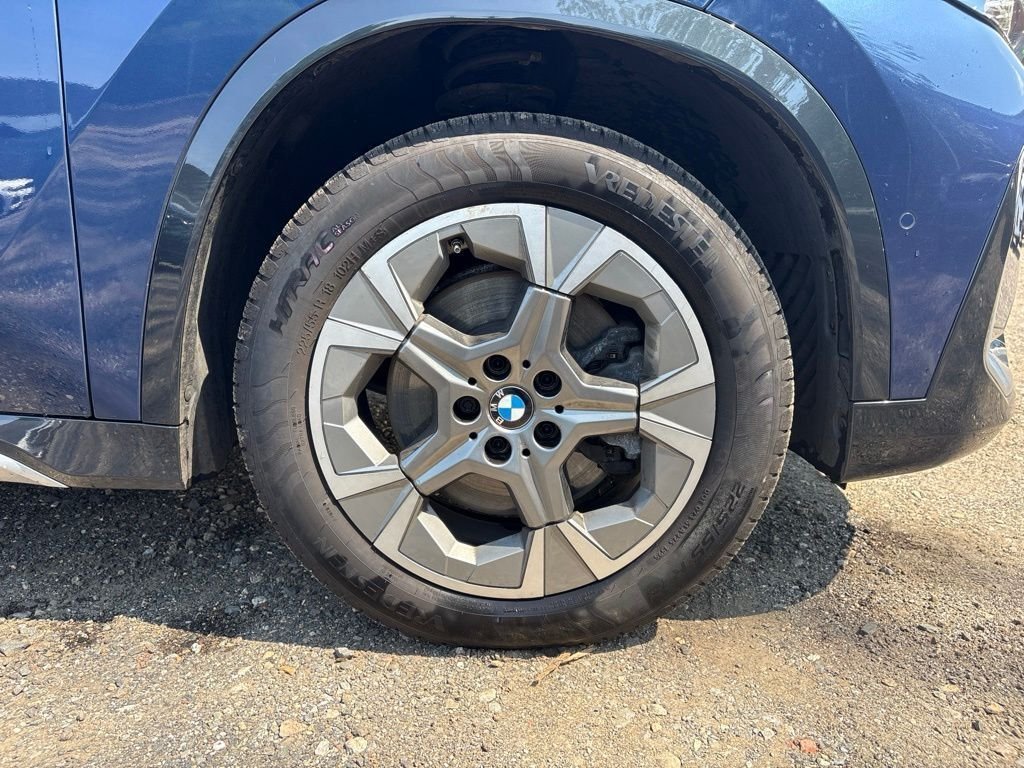 Used 2023 Blue BMW xDrive28i image 18
