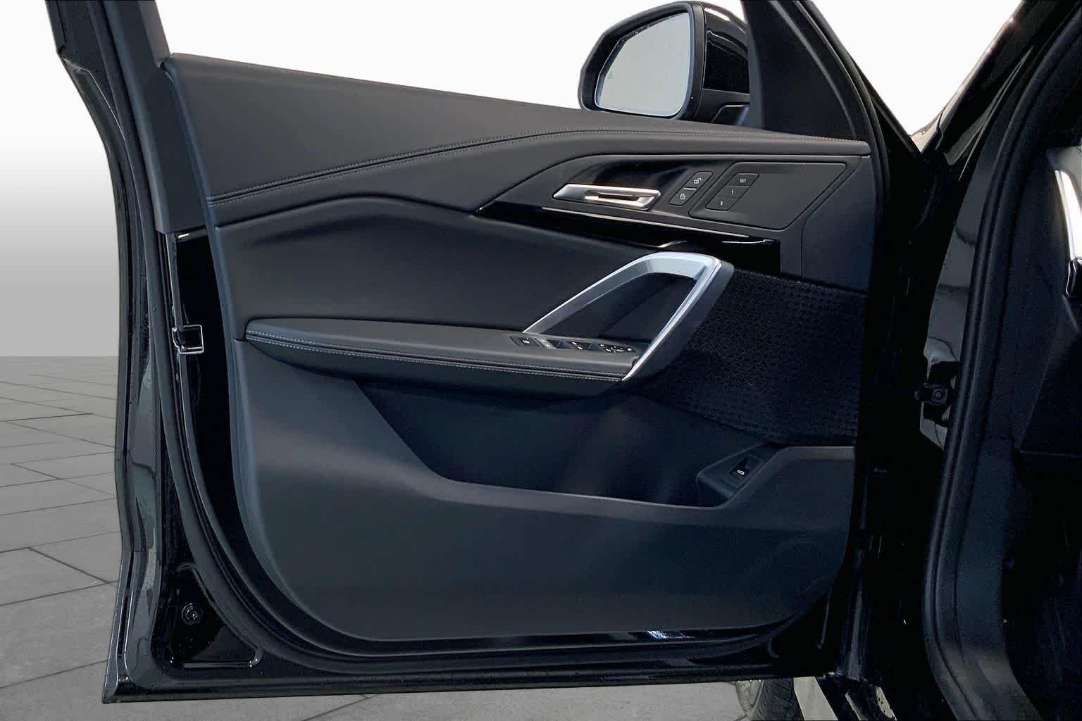 New 2026 Jet Black BMW xDrive28i image 10
