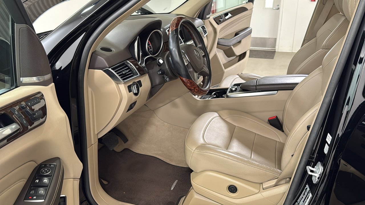 Used 2015 Black Mercedes-Benz ML 350 image 12