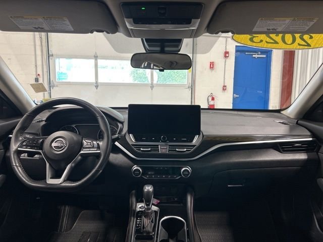 2023 Nissan Altima SR - Photo 16