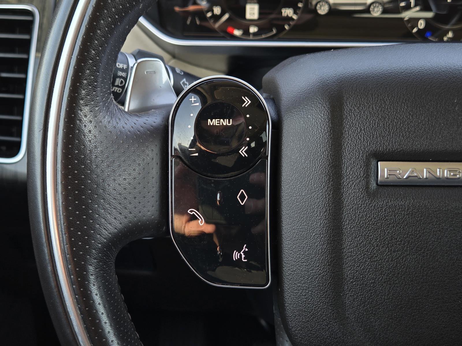 Used 2019 Fuji White Land Rover Dynamic image 13