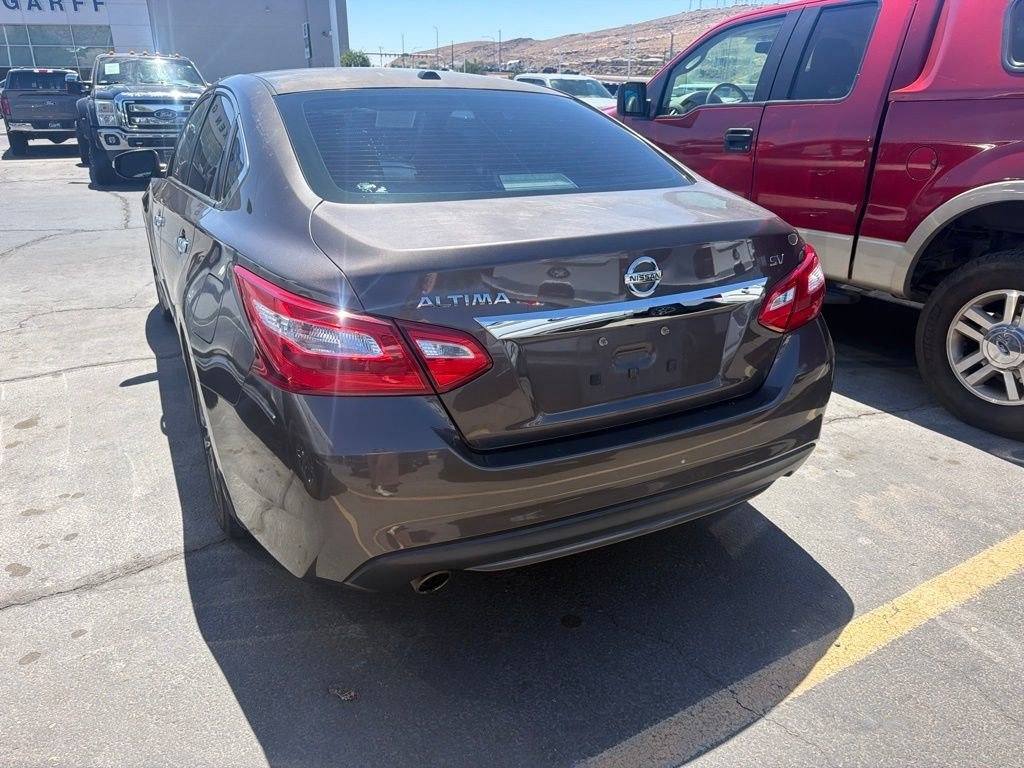Used 2016 Java Metallic Nissan 2.5 SV image 2