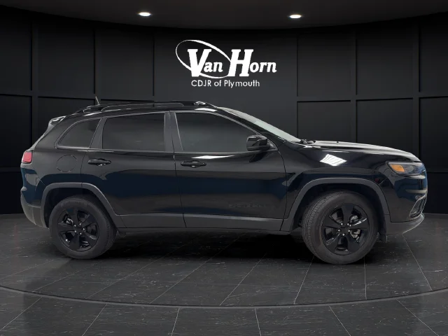Used 2023 Diamond Black Jeep Altitude image 8