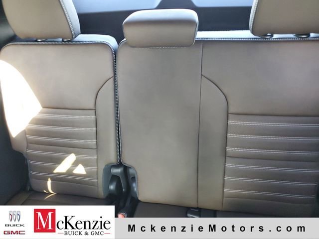 2026 GMC Acadia Denali Ultimate - Photo 23