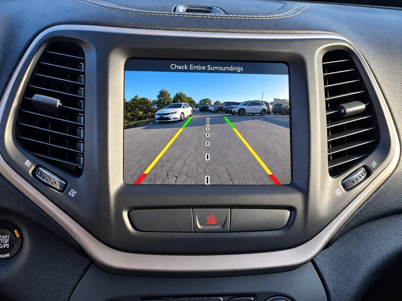 Used 2016 Bright White Jeep Latitude FWD image 17