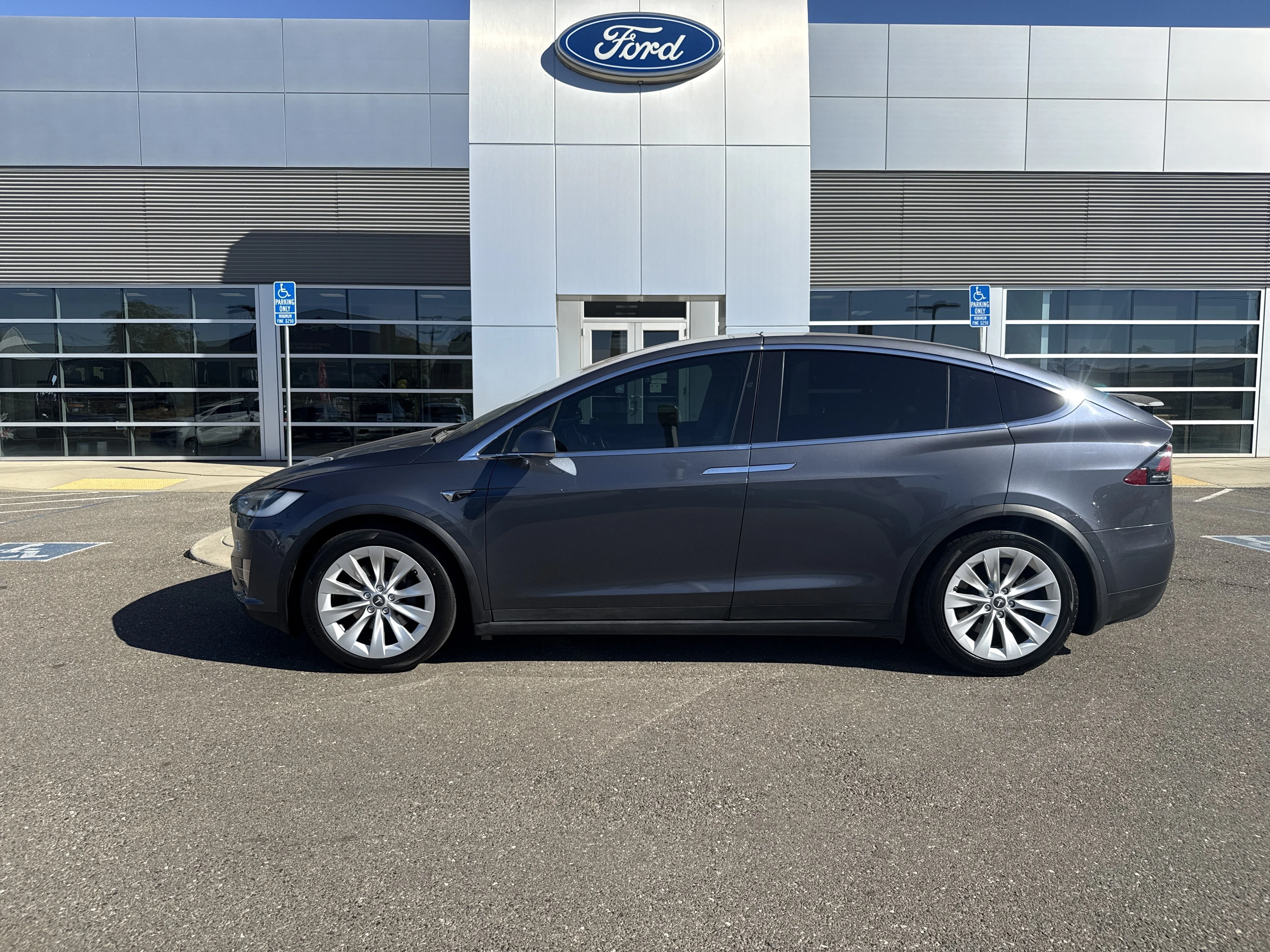 Used 2018 Tesla Model X 100D with VIN 5YJXCBE27JF090147 for sale in Oroville, CA