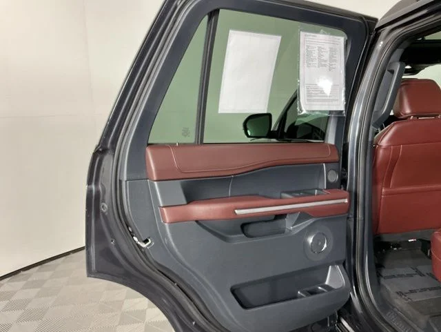 Used 2024  Ford Limited image 23