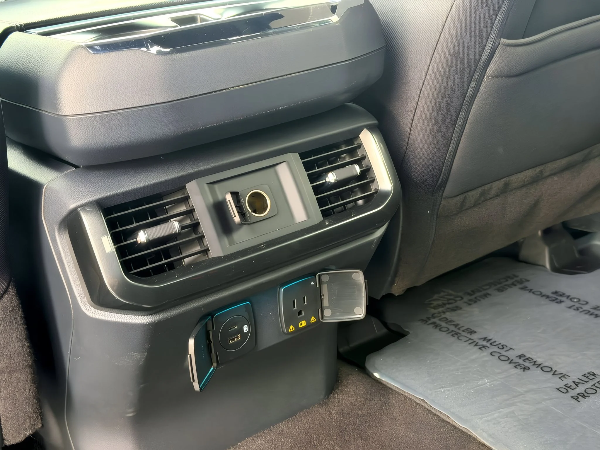 Used 2021 Oxford White Ford XLT image 27