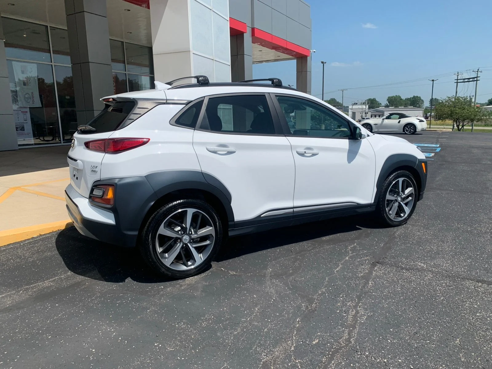 Used 2021 White Hyundai Ultimate image 7