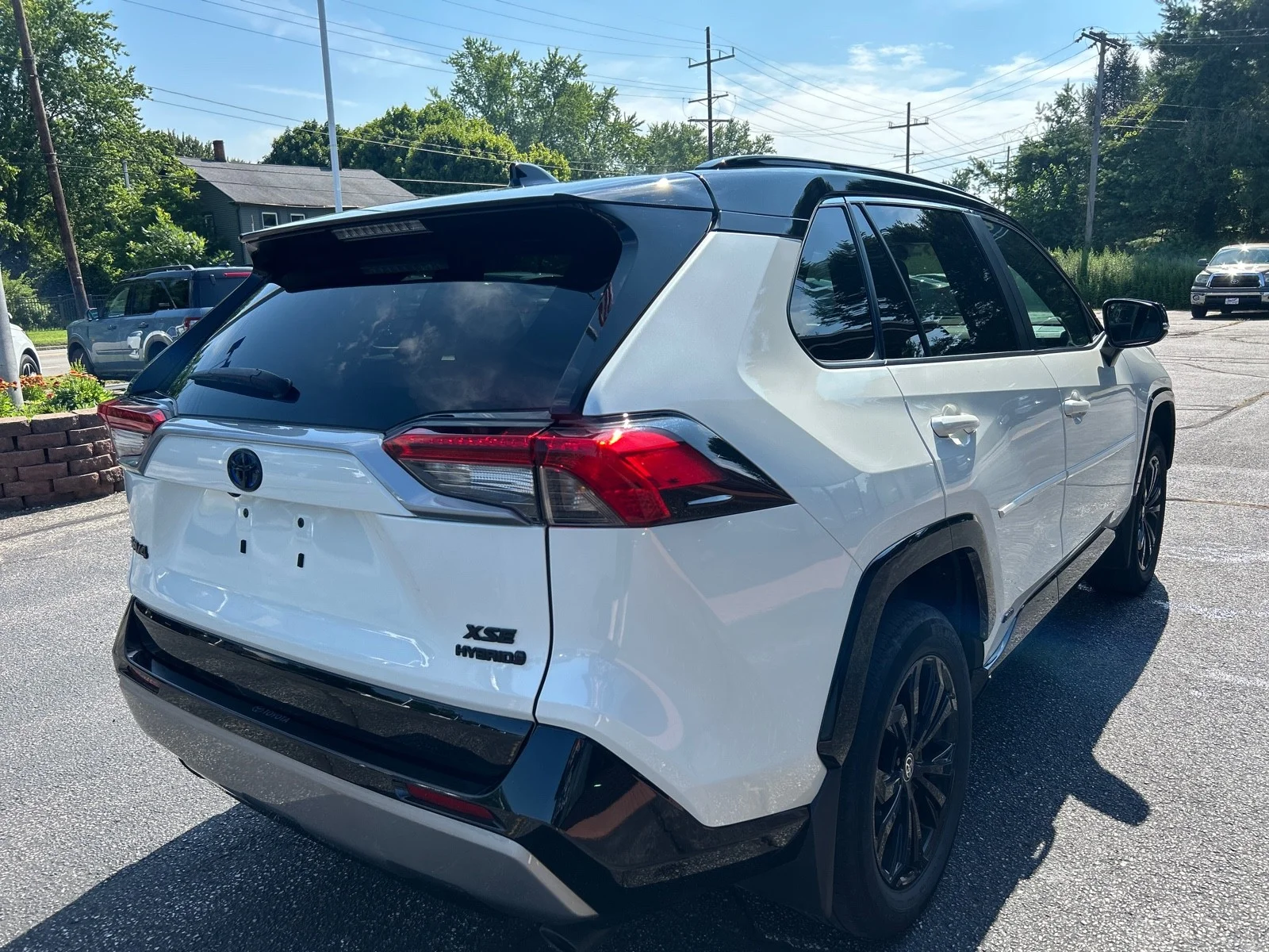 Used 2022 WHITE Toyota Hybrid XSE image 6