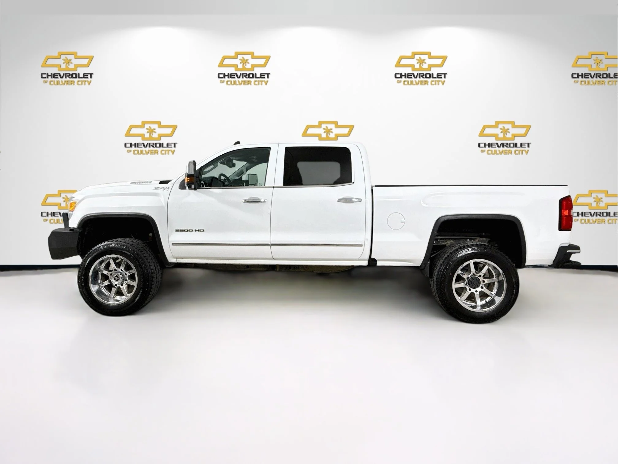 Used 2019 SUMMIT WHITE GMC SLT image 5