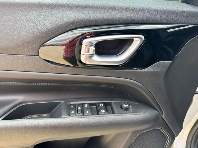 New 2026 Silver Jeep Latitude image 21