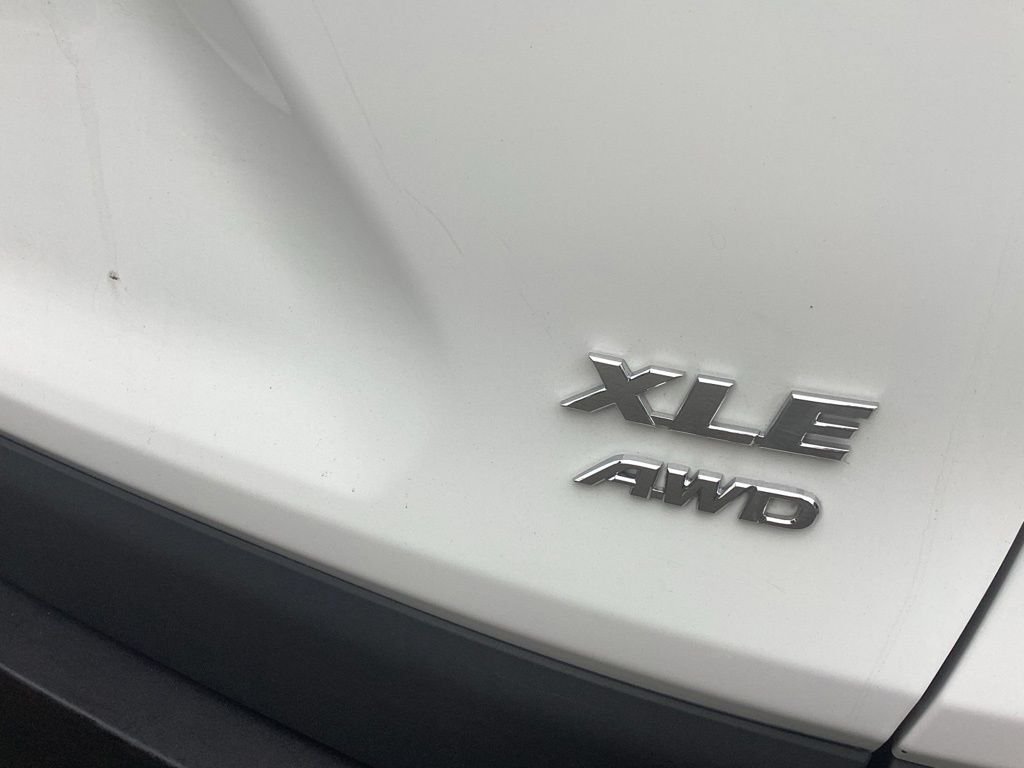 Used 2021 White Toyota XLE image 16