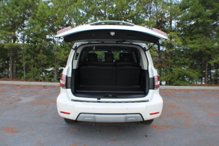 Used 2017 Pearl White Nissan Platinum image 21