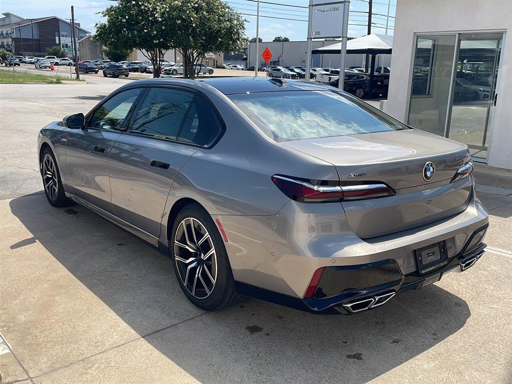 Certified Used 2024 Oxide Grey Metallic BMW 760i xDrive image 4