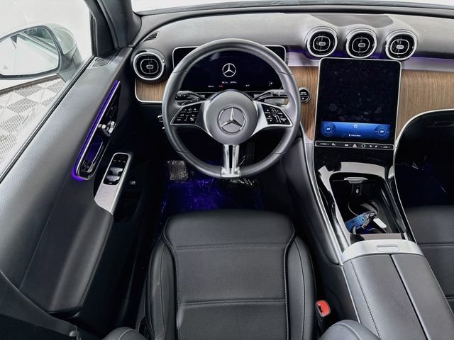 Used 2025  Mercedes-Benz GLC 300 image 22