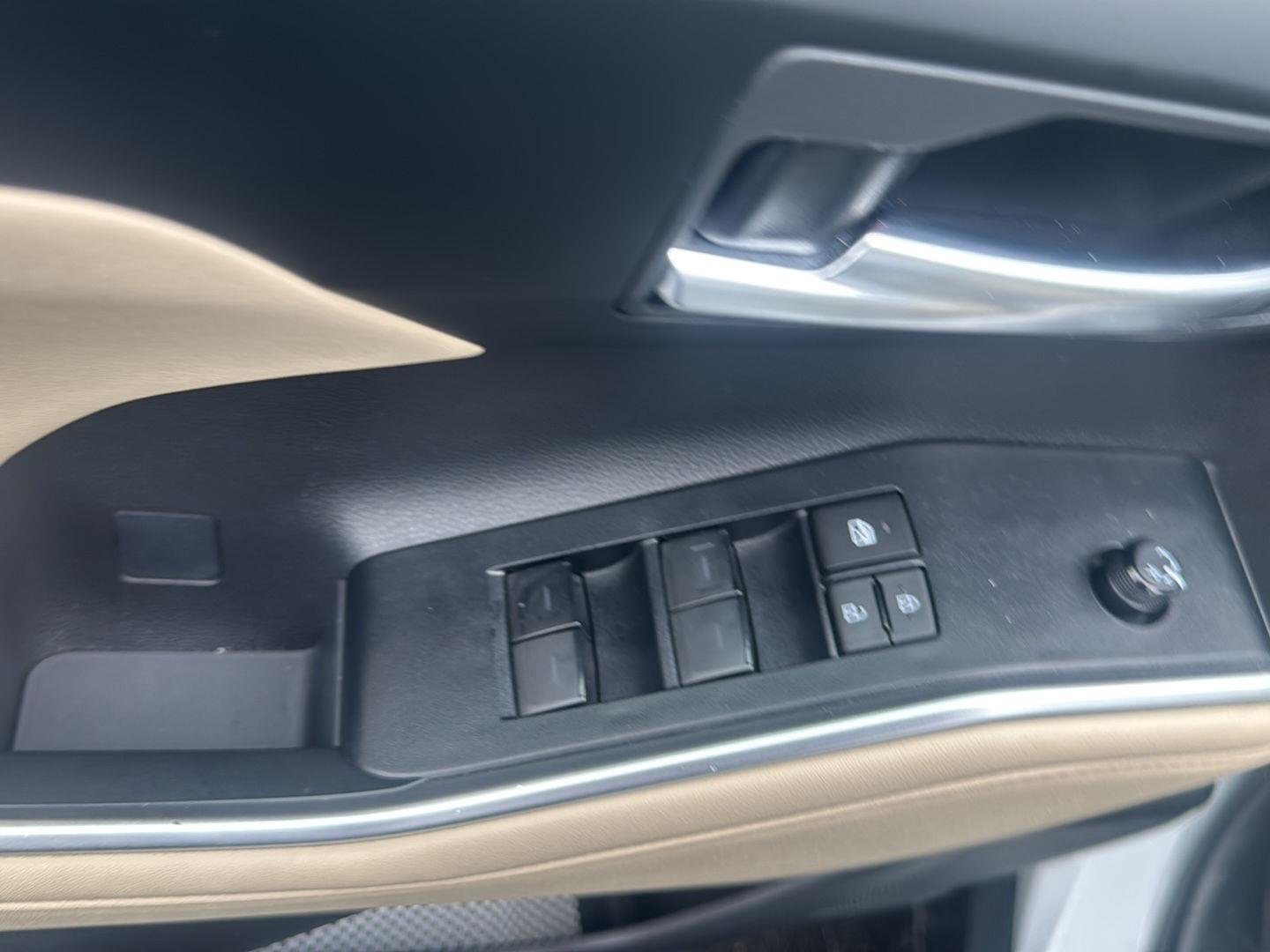 Used 2024 Wind Chill Pearl Toyota XLE image 12