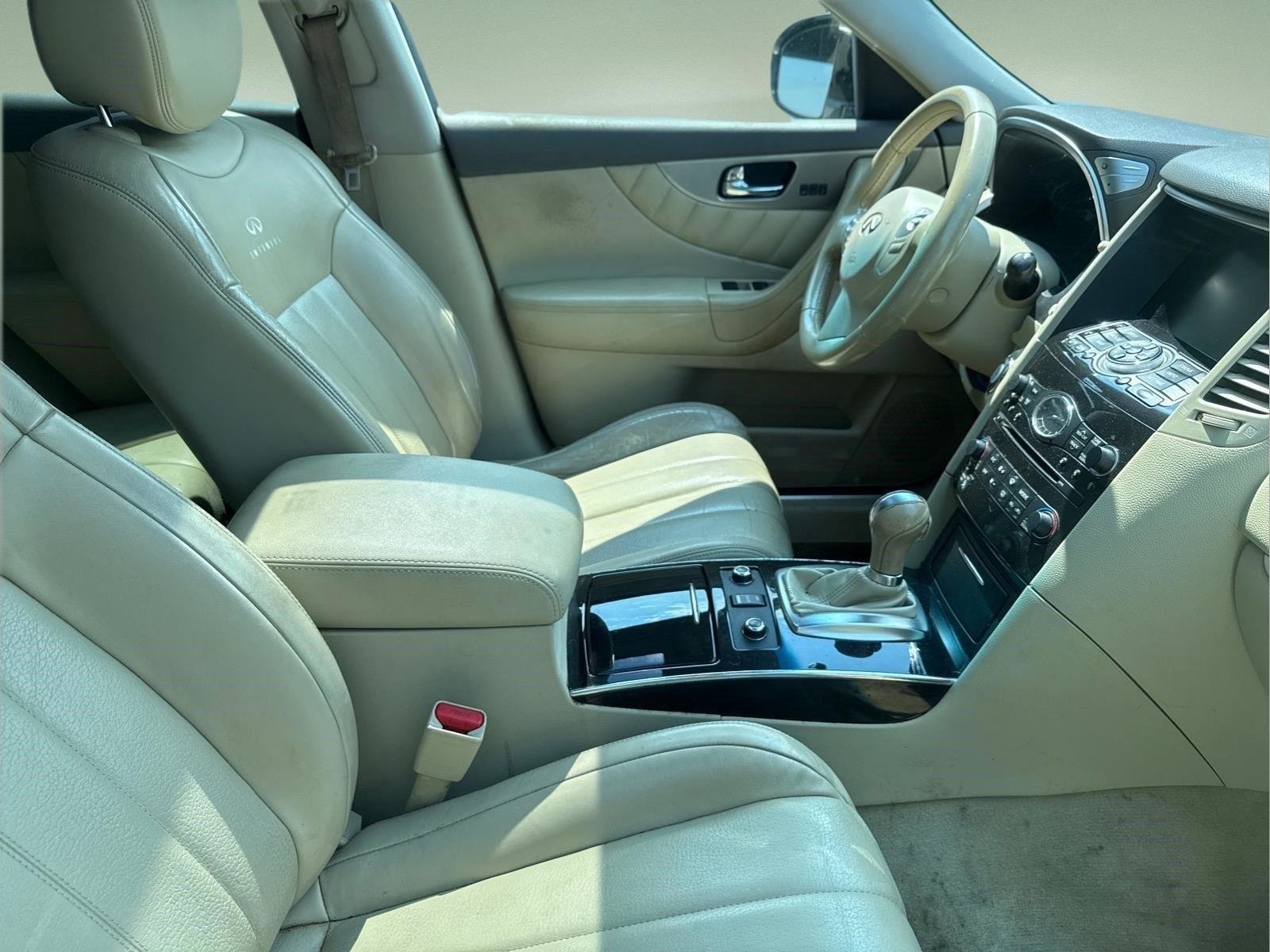 Used 2013 Moonlight White INFINITI  image 12
