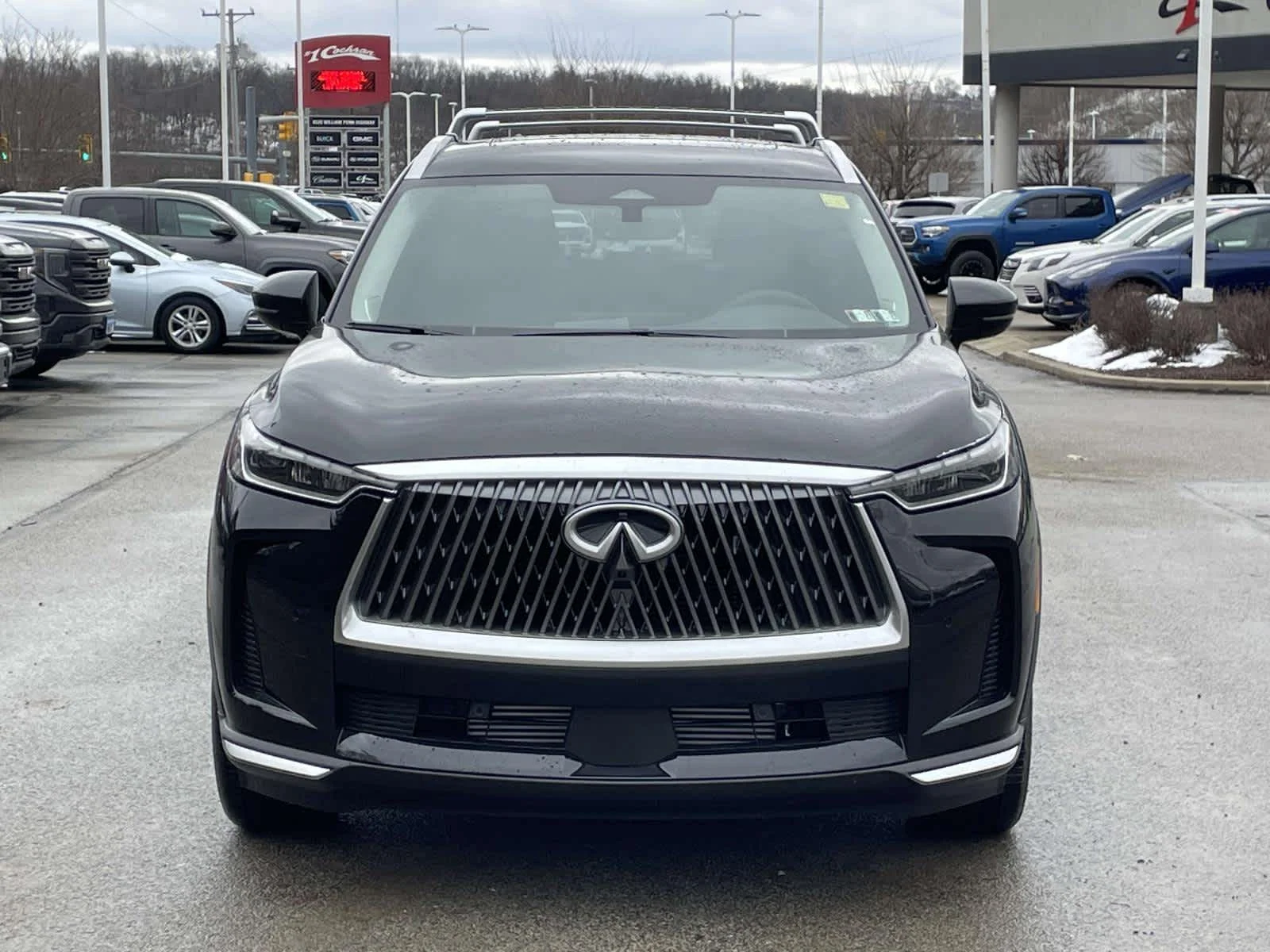 New 2026 Mineral Black INFINITI LUXE image 11