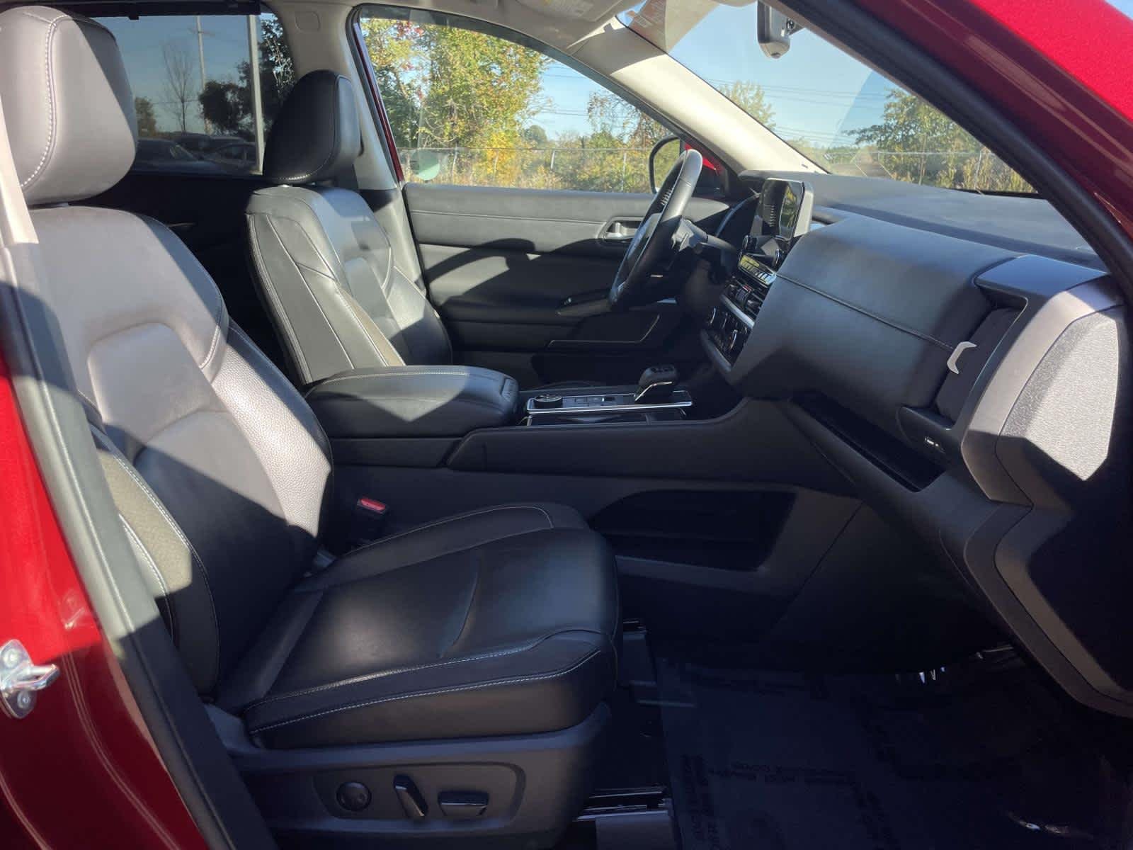 Certified Used 2023 Scarlet Ember Tintcoat Nissan SL image 28