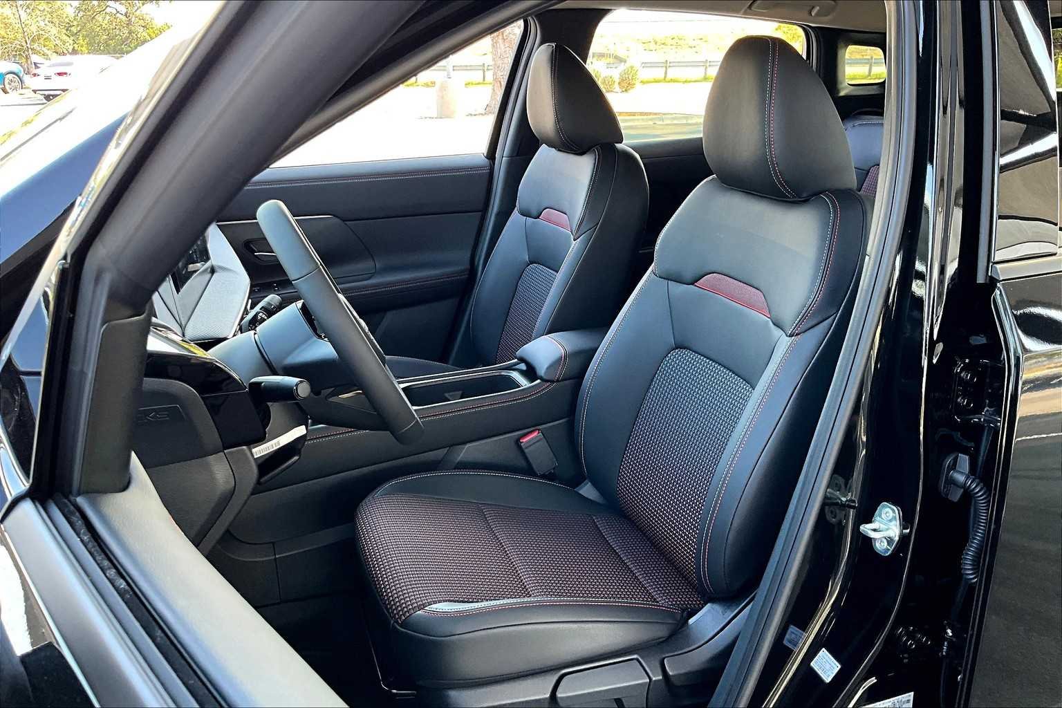 2026 Nissan KICKS SR - Photo 9