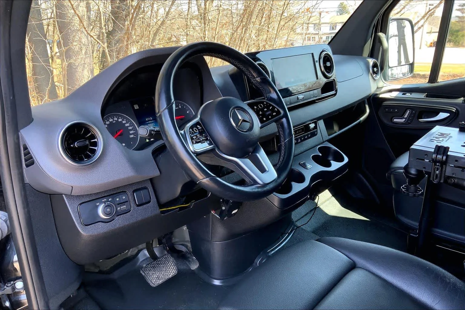Used 2022 Obsidian Black Metallic Mercedes-Benz  image 19