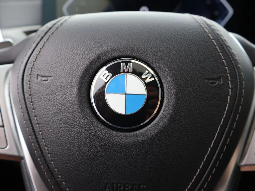 Used 2025 Black BMW xDrive40i image 29
