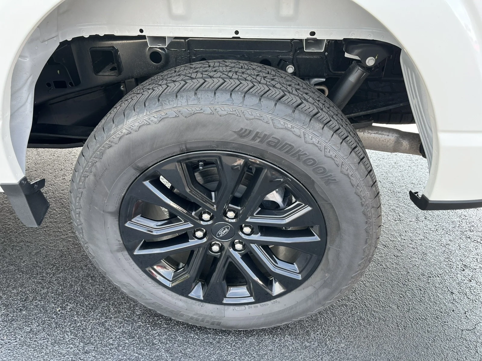 New 2026 Star White Metallic Tri-Coat Ford Lariat® image 26