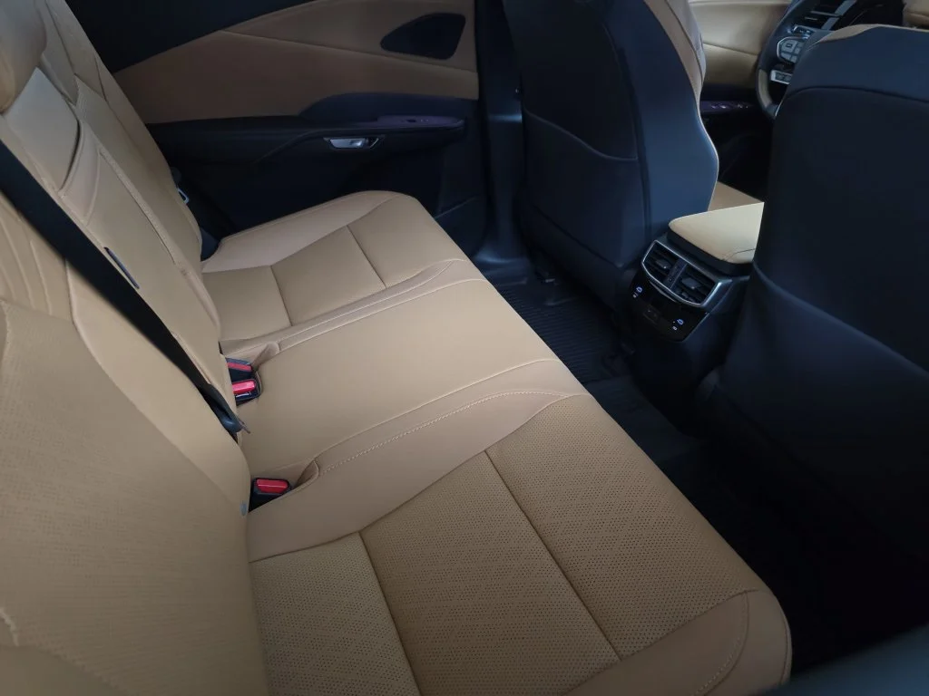 New 2026 Eminent White Pearl Lexus PREMIUM PLUS image 11