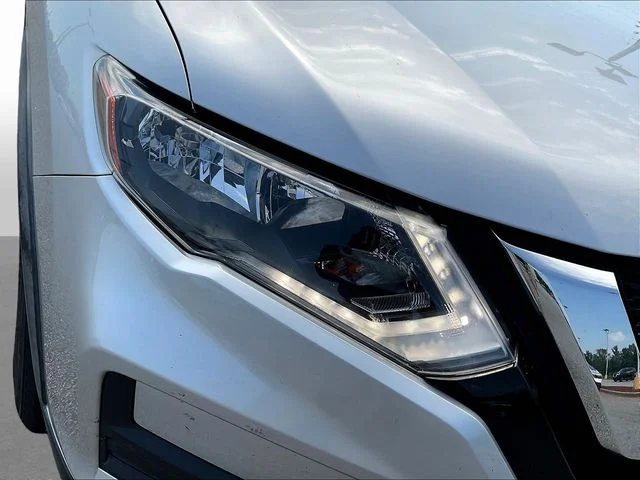 Used 2020 Silver Nissan SV image 32