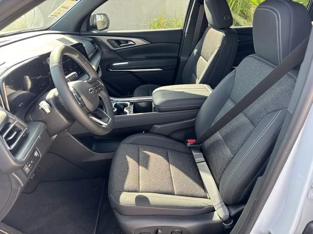 New 2027 White Chevrolet LT image 9