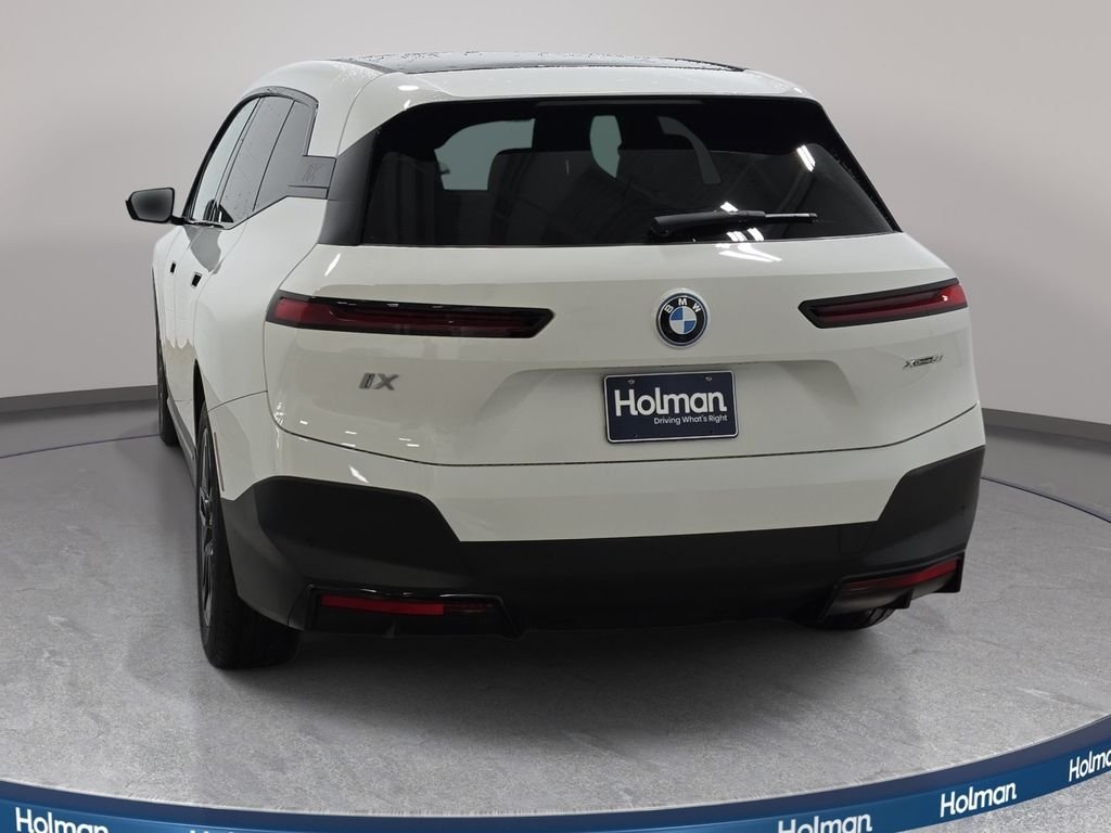 Used 2024 Alpine White BMW xDrive50 image 7