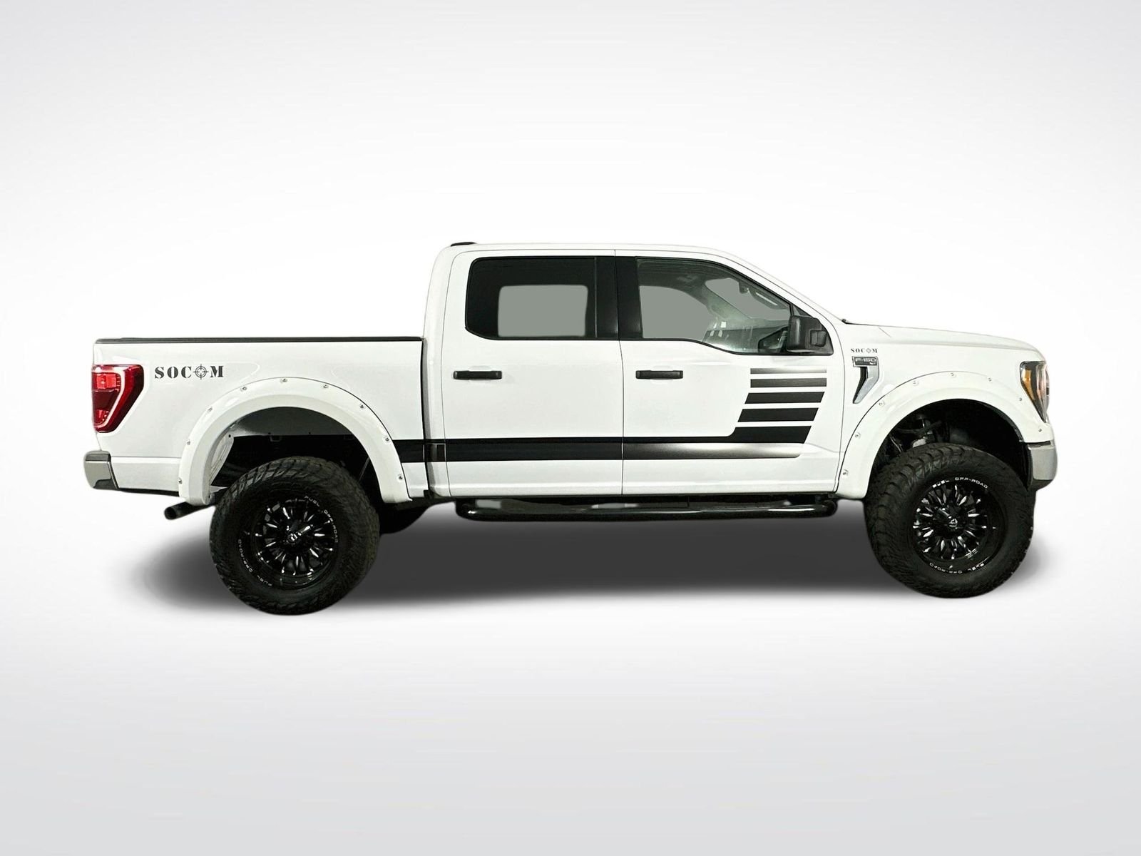 Used 2023 White Ford XL image 9