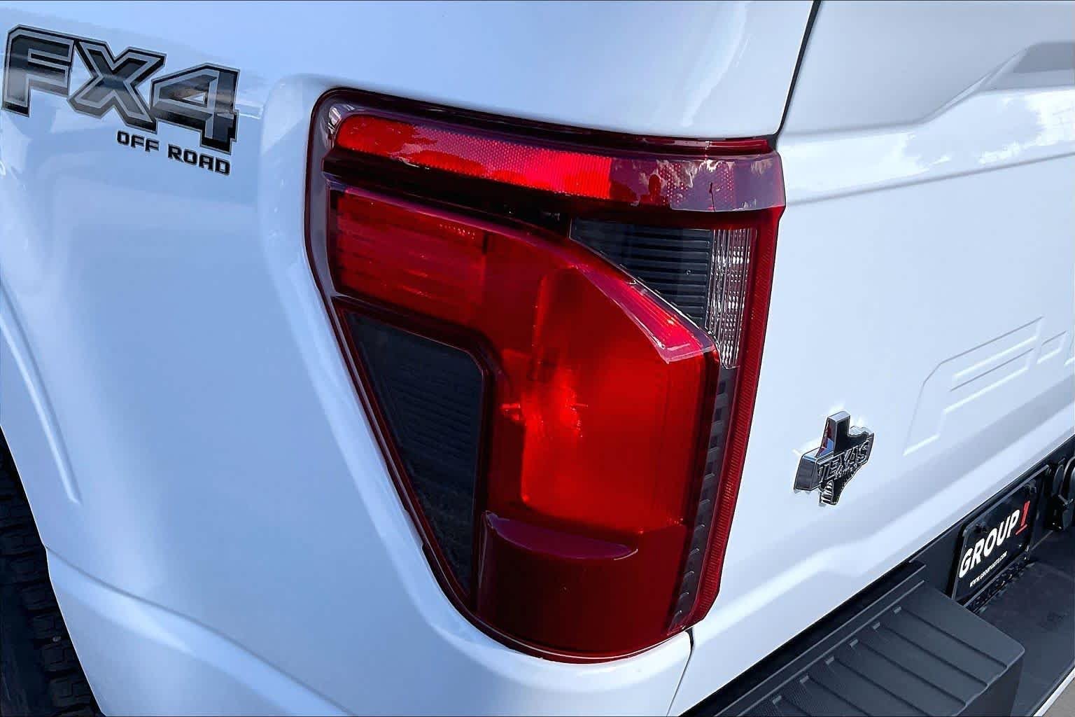 New 2026 Oxford White Ford XLT image 14