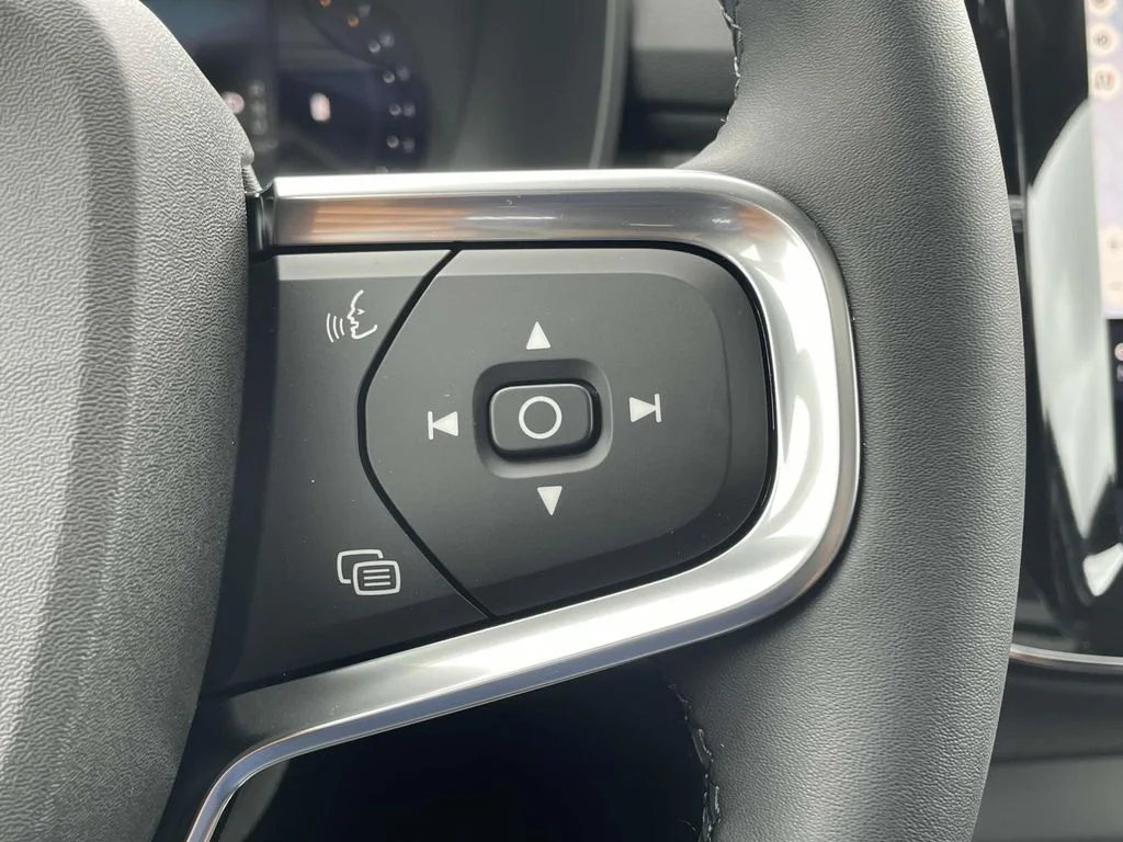 2026 Volvo XC40 Plus - Photo 14