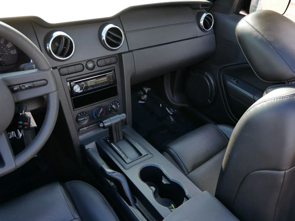 Used 2006  Ford V6 Premium image 14