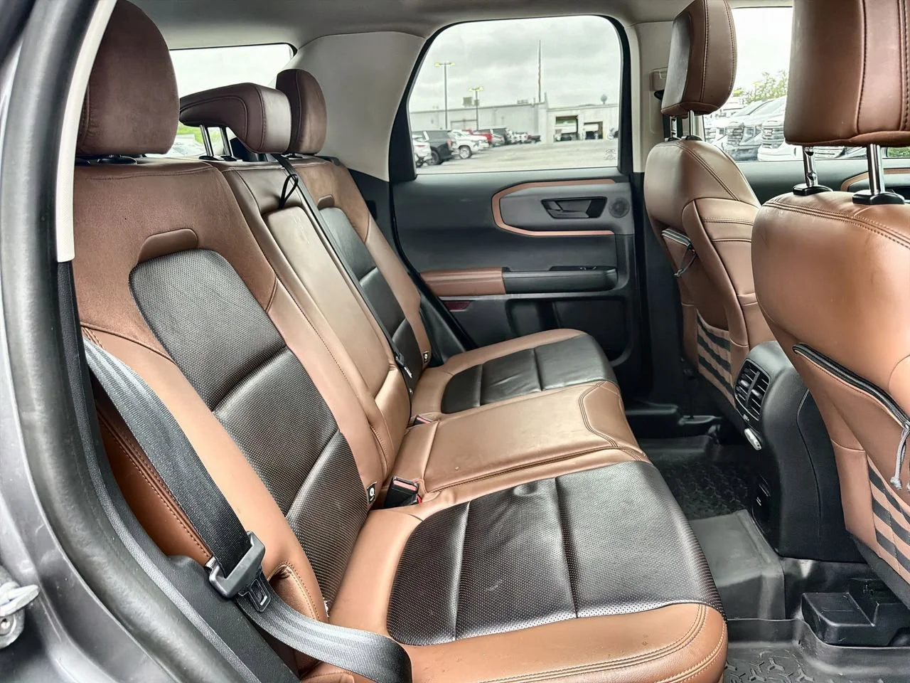 Used 2021 Gray Ford Badlands image 22