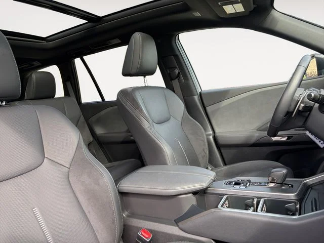 Used 2025 Black Lexus 350 Luxury image 12