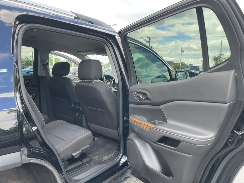 Used 2023 Black GMC SLE image 37