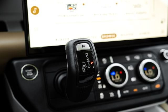 Used 2026  Land Rover S image 31